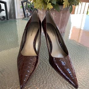 Jones New York burgundy patent leather heels SZ 9M